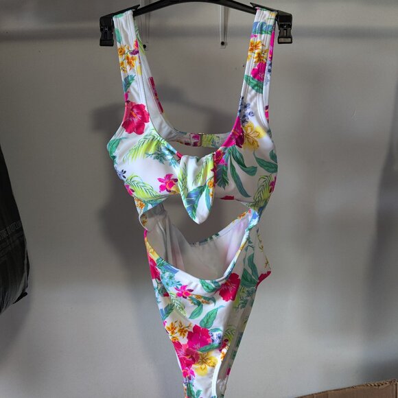 NWT Salt + Cove Juniors' Knot-Front Square Neck One-Piece Size S $50 FF291 - Picture 1 of 2